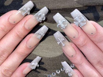 ビーナスベルト 新宿(VENUS BELT)の写真/【つけ放題ネイル】パーツ付け放題ネイルクーポンが充実！華やかなネイルデザインで指先から綺麗に☆