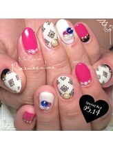 ラナンキュラス(Ranunculus)/ダマスク柄☆Nail