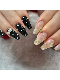 ドット×宝石ネイル☆