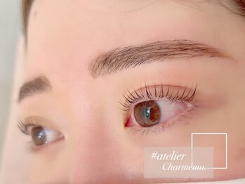 アトリエ シャルム(atelier Charmemu)の写真/仕事・家事・育児などで忙しい毎日でも目元&指先のトータルケアで気分上がる♪ネイル¥5500～/まつ毛¥5980～