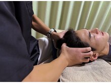 ヒカリカイロプラクティック 恵比寿院/【施術風景】頭ほぐし