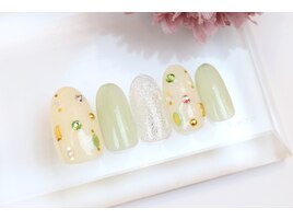 キラキラ☆ビジューネイル