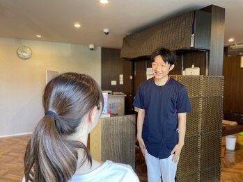 とくなが整体院/まずは玄関直ぐの受付へ