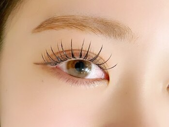 フイ(HUI)の写真/人気のアンドヘルシー導入★目力UPで印象的な目元に♪自まつ毛が少ない方でも負担なくボリュームUPが叶う☆