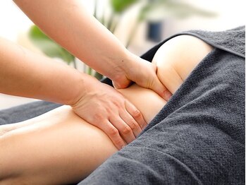 メロウプラス 錦糸町店の写真/【メロウ式痩身エステで理想の美脚へ】皮下脂肪燃焼とセル脂肪撃退施術のW効果で、下半身まわりを徹底ケア!