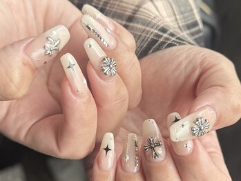 キャリー(CARRY)の写真/話題のちゅるんとしたマグネットが大人気♪トレンドカラー多数*質感やフォルムにこだわったトレンドネイル*