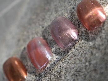 ウカコジェーピー ストア(ukacojp/store)の写真/お爪を労わりながらあなたらしいネイルを楽しんで。豊富なマグネット・フラッシュ・ミラーネイル等ご用意◎