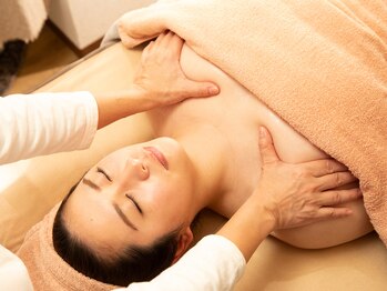 小顔コルギ調布サロン アンド コルギニスタアカデミー/デコルテ施術