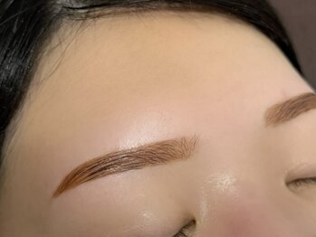 コリー(Kolly)の写真/【眉毛を整えてあたなの魅力を最大限に引き出す】プロの手であなたの骨格に合ったバランスのいい美眉に♪