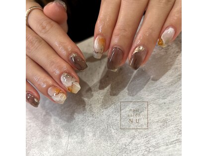 ヌー(NU)の写真