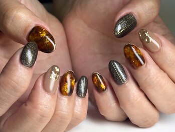 秋ネイル常連のべっ甲