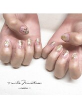 ネイルズミンティア エサカ(nails Mintia esaka)/ホワイト×ゴールド