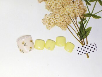 ネイルライフ(NailLife)/金箔フラワー手描きフット