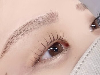 ホワイトアイ(WHITE EYE)の写真/美眉スタイリング×まつげパーマでお目元をトータルケア♪ナチュラル～パッチリまでお任せください！