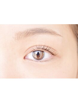 ナチュラル上品な目元にしたい