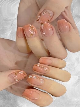 フローラの写真/《こだわり満載の特別なネイルで気分UP!》シンプル～アートまで幅広く対応☆ケア＆モチの良さに自信アリ♪