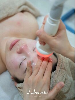リベレスタ(liberesta)の写真/"美しくなりたい"が日々を、自身を輝かせ美しさへと導く。プロの技術で自分史上最高の小顔が叶います◎