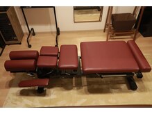 淀屋橋カイロプラクティックオフィス/日本製の矯正に特化したベッド