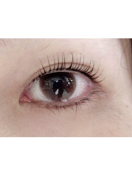 ナチュラル上品な目元にしたい