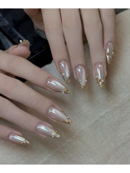 リュウリュウ(LiuLiu)の写真/爪のコンプレックスも、長さ出しで解消☆丁寧なプロの施術でお悩み解決♪フォルムにこだわる方におすすめ☆