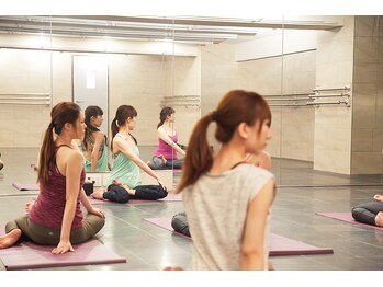 バリマグマストーンヨガ キューピーネイルアンドアイラッシュ Earth店/ポーズ！