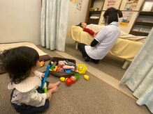 子育てママの整体サロン/施術中のお子様の様子