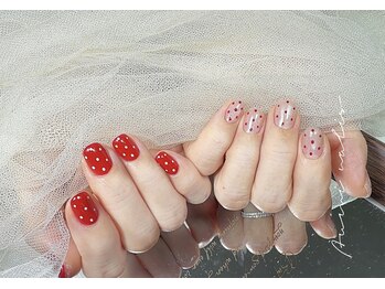 流行りのドットネイル可愛い、