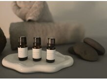 ハク(HAKU.)の雰囲気（常時5種類の香り＋毎月変わる季節の香りをご準備しております。）