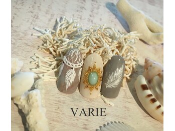 ヴァリエ(VARIE)/フェザーネイル