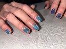 ブルーのフラッシュは大人可愛い