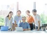 【4】ホワイトニングカフェは10代～80代まで幅広い年齢層のお客様がご来店◎