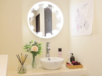 ライズサロン(RiseSALON)/メイク直しのスペースも完備