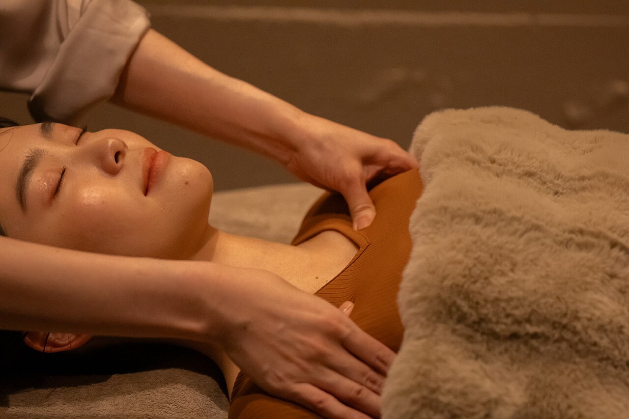 【新規】1番人気！睡眠の質改善・自律神経ケアドライヘッドスパ75分(足湯付）