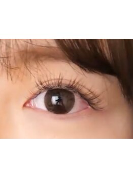 ナチュラル上品な目元にしたい