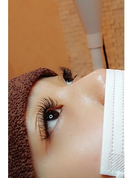 サロンドシャルム(Salon de charme)/軽くて柔らかいフラットラッシュ