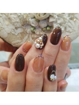 ルクール(Le Coeur)/ゴージャスビジュー　魅惑の赤茶