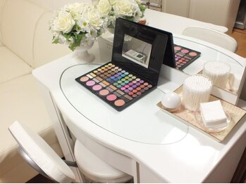 ロキュンプ(Rocyump)/施術後すぐにメイクOK!