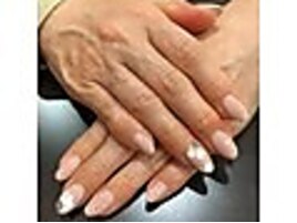 シンプルフラワーネイル