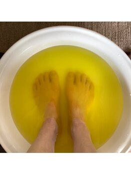 ボディケアサロン ここなつ/天然ラジウム鉱石の足湯♪