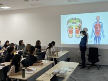 フィートウォーマー(Feet Warmer)の雰囲気（足つぼスクール併設◎関西に多くの足つぼ専門店を輩出しています）