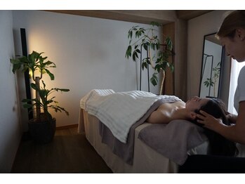 ゴエンサロン 渋谷 代官山(GOEN SALON)の写真/都会の喧騒を離れた静謐な空間。貴方のためだけに組み立てる、完全オーダーメイドの時間を。