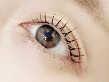 Makea福岡天神店【上下まつげパーマ/LEDマツエク/眉毛サロン】【2/28NEW OPEN(予定)】/パリジェンヌ【福岡天神】