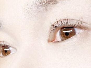 ビーモア(B.MORE)/まつ毛パーマ【自然なカール】