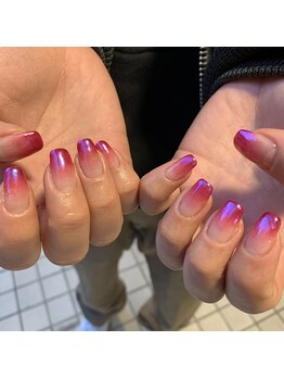 Mネイルアンドカフェ シェレステ/赤にオーロラミラーがけ♪