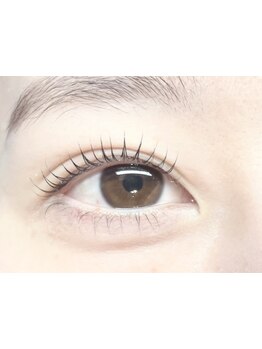 ナチュラル上品な目元にしたい