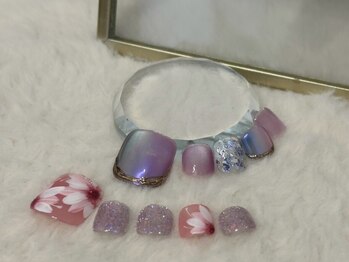 シャルール(Chaleur)の写真/艶やかなフットネイルで、指先から心弾む！足元を可愛く彩ります♪さあ、特別な一歩を踏み出そう！