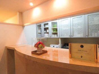 美デクリニカル(de)/店内写真(入口)広々した空間