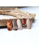 ネイルサロン ウノ 湘南平塚(UNO)/べっ甲ピーコック