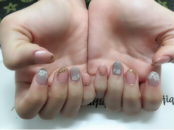 ネイルサロン マジックガール(Nail Salon MagiqueGirl)/【雪結晶ネイル】