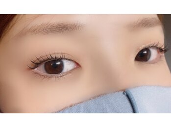 アイラッシュ リン(Rin)/カール感まで選べるまつげパーマ